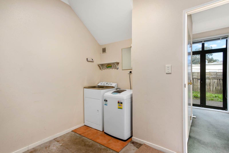 43/1 Ambrico Place, New Lynn, Auckland - Carousel 13