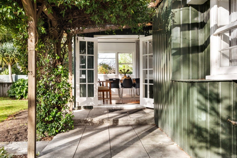 21 Tukura Road, Inner Kaiti, Gisborne - Carousel 1