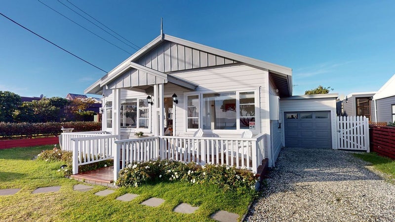 96 Marine Parade, Paraparaumu Beach, Paraparaumu - Carousel 1