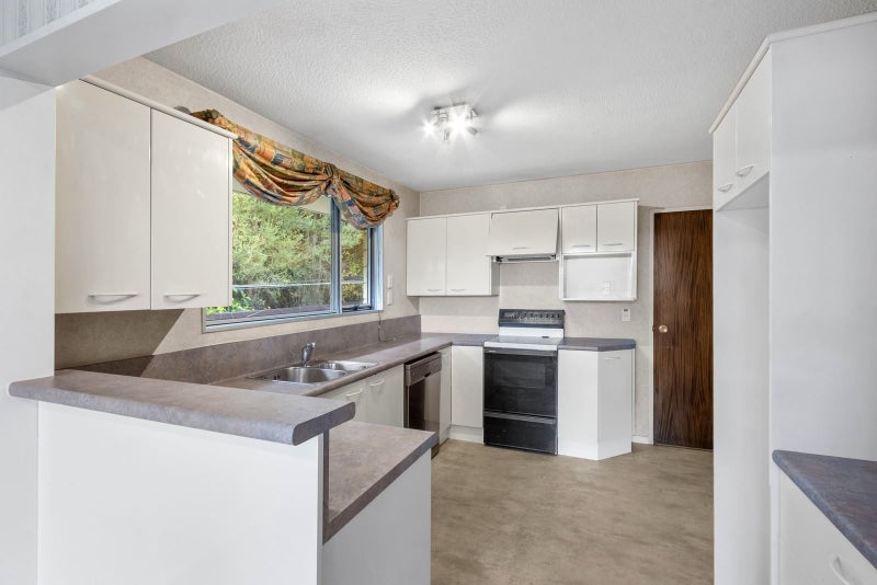 427 Memorial Avenue, Burnside, Christchurch - Carousel 2