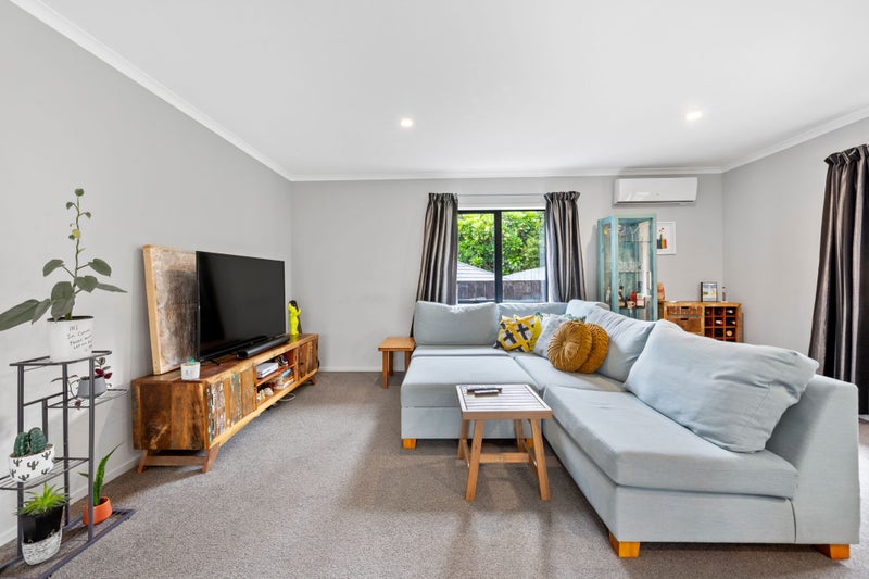 5A Nielsen Place, Massey, Auckland - Carousel 2