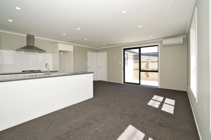 1/223 Baverstock Road, Grandview Heights, Hamilton - Carousel 2