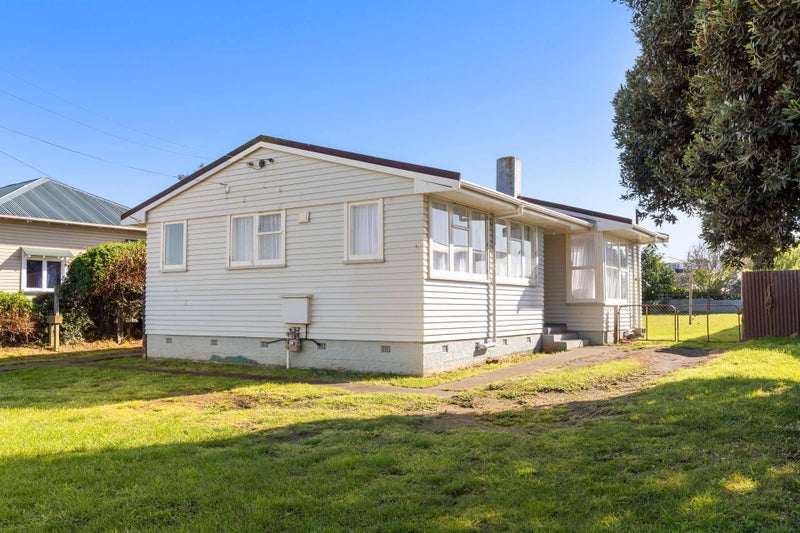 172 Puriri Street, Castlecliff, Whanganui - Carousel 1
