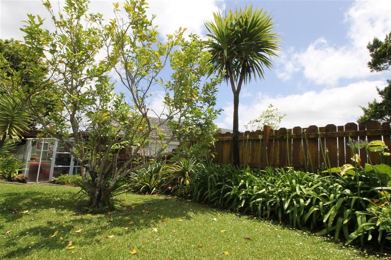 2/80 Aberfeldy Avenue, Highland Park, Auckland - Carousel 2