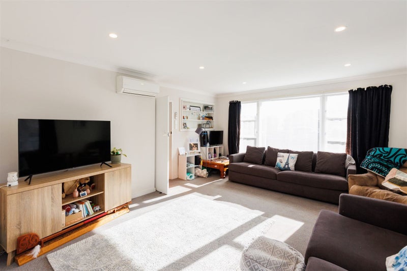 18 Milton Street, Roslyn, Palmerston North - Carousel 2