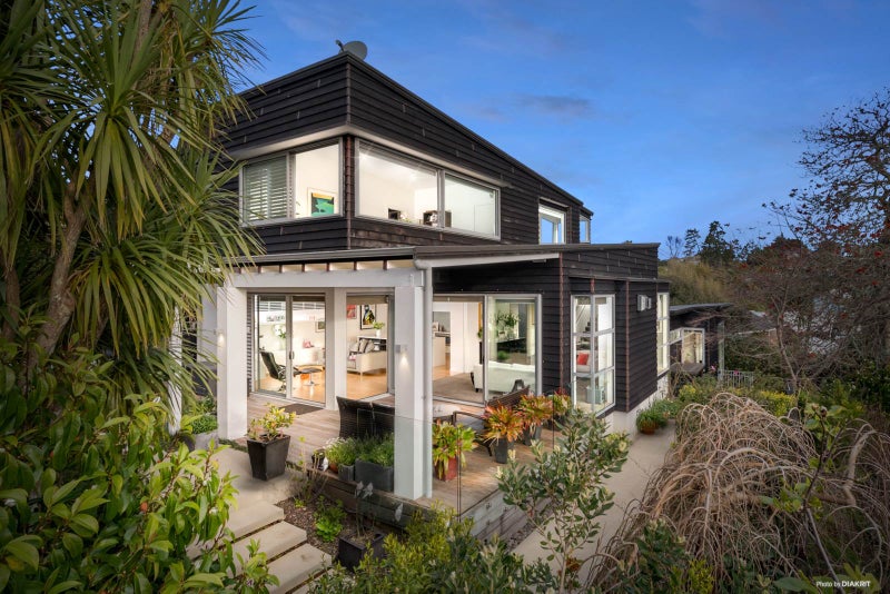 72 Comins Crescent, Mission Bay, Auckland - Carousel 1