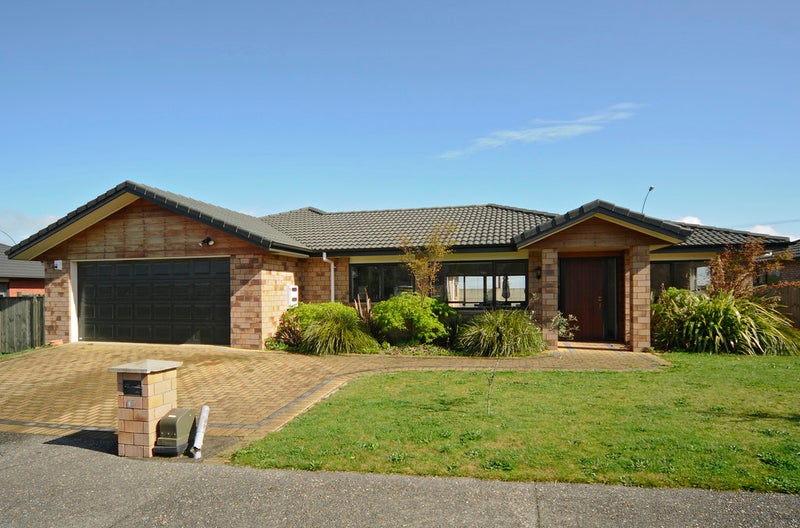 18 Owhatiura Drive, Lynmore, Rotorua - Carousel 1