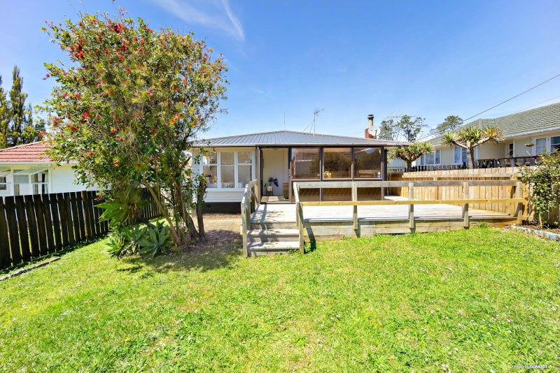 13 Bedford Street, Te Atatu South, Auckland - Carousel 2