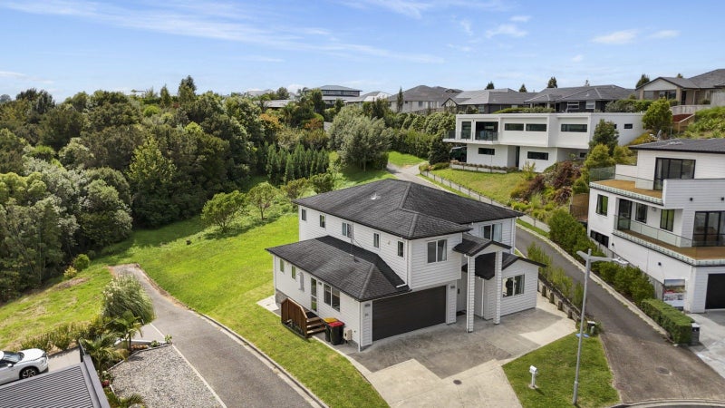 24 Gyle Place, Pyes Pa, Tauranga - Carousel 2