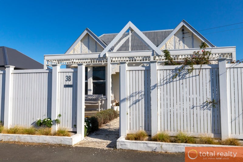 38 Normanby Street, Saint Kilda, Dunedin - Carousel 2
