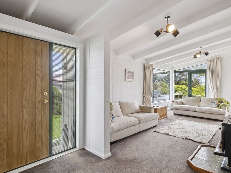 12 Elizabeth Avenue, East Taieri, Mosgiel - Carousel 2