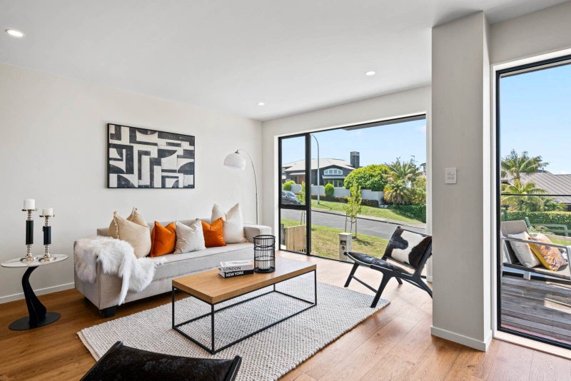 4C Rahopara Street, Castor Bay, Auckland - Carousel 1