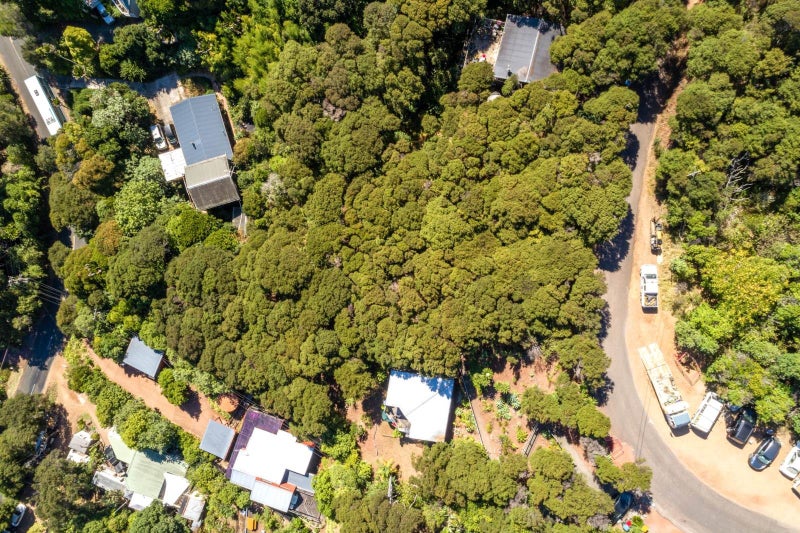 20 Okoka Road, Ōmiha, Waiheke Island - Carousel 1