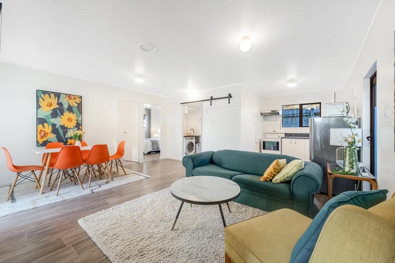 12 Sandrine Avenue, Clover Park, Auckland - Carousel 1