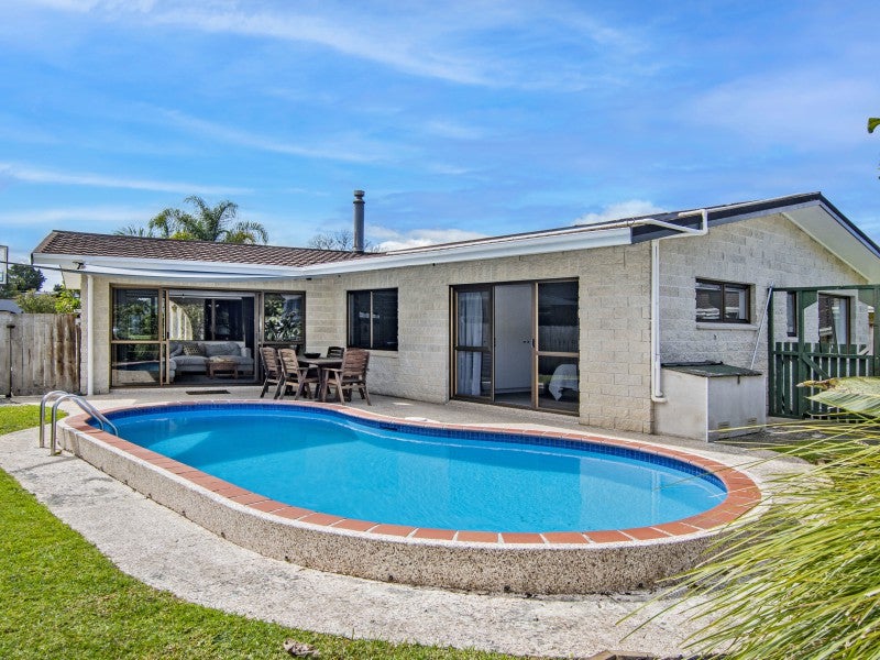 71 Fairway Drive, Kamo, Whangarei - Carousel 1