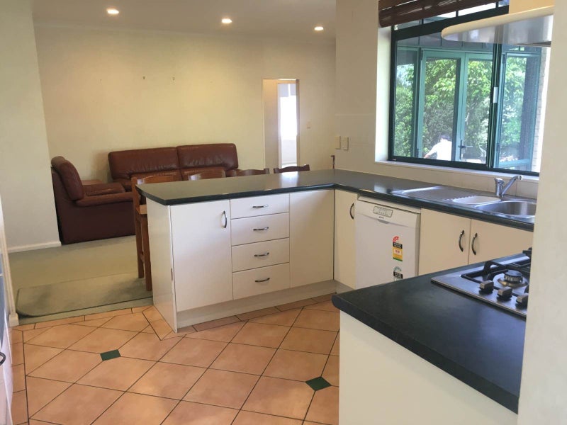 6 Carniew Place, Dannemora, Auckland - Carousel 2