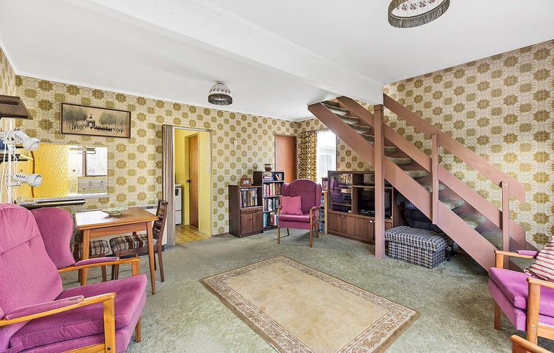 2/49 Apu Crescent, Lyall Bay, Wellington - Carousel 1