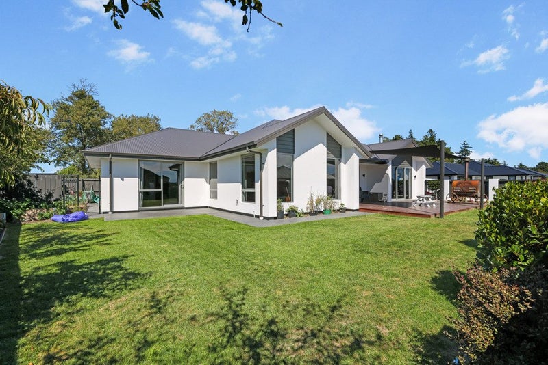 8 Kelburn Place, Tinwald, Ashburton - Carousel 2