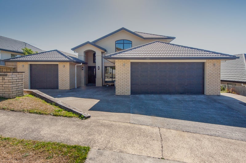 55 Erlestoke Crescent, Churton Park, Wellington - Carousel 1