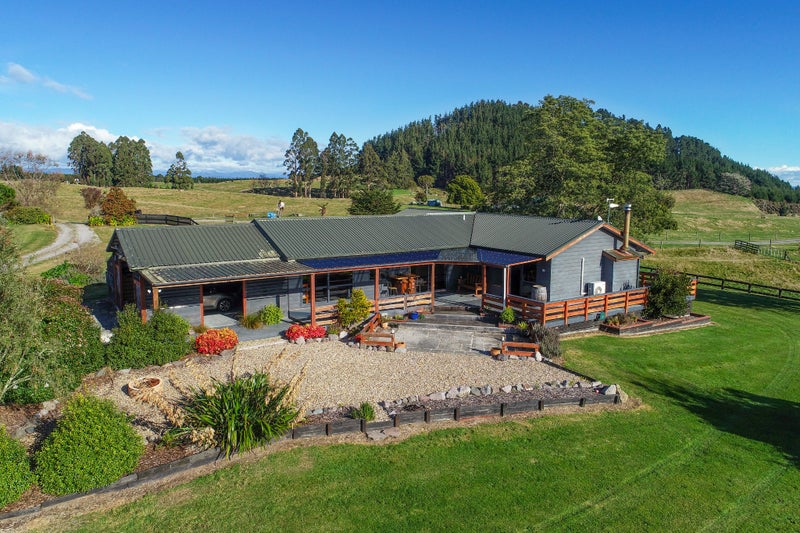 12 Michaels Way, Maunganamu, Taupo - Carousel 2