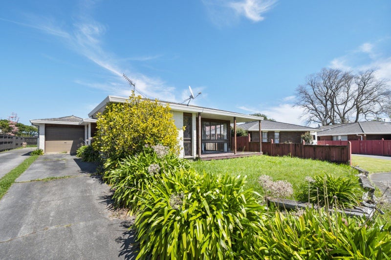 4 Caulfield Place, Awapuni, Palmerston North - Carousel 1
