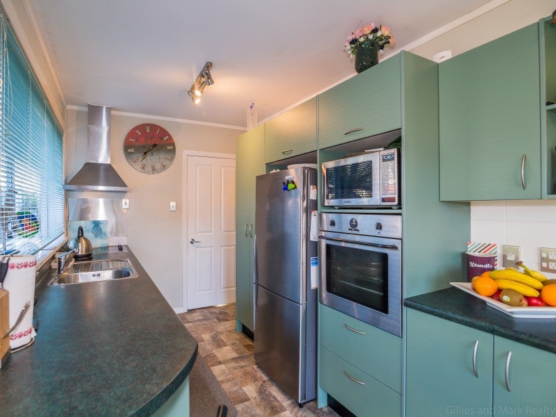 1/37 Shakespeare Avenue, Trentham, Upper Hutt - Carousel 2