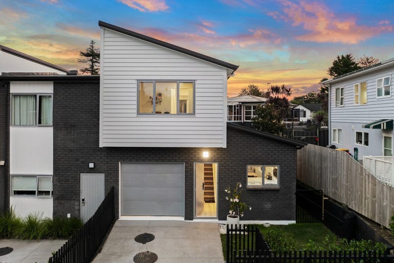 21B Vincent Street, Howick, Auckland - Carousel 1