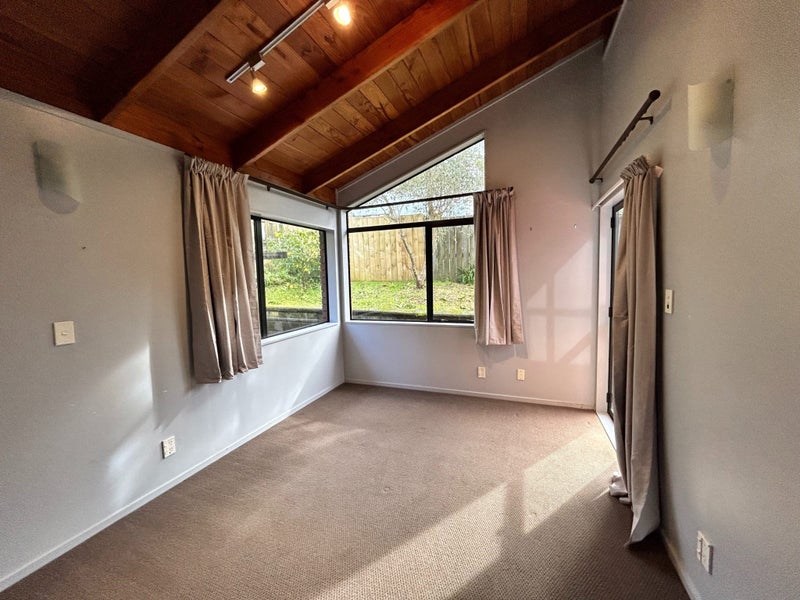 32 Ronald Macken Place, Windsor Park, Auckland - Carousel 17