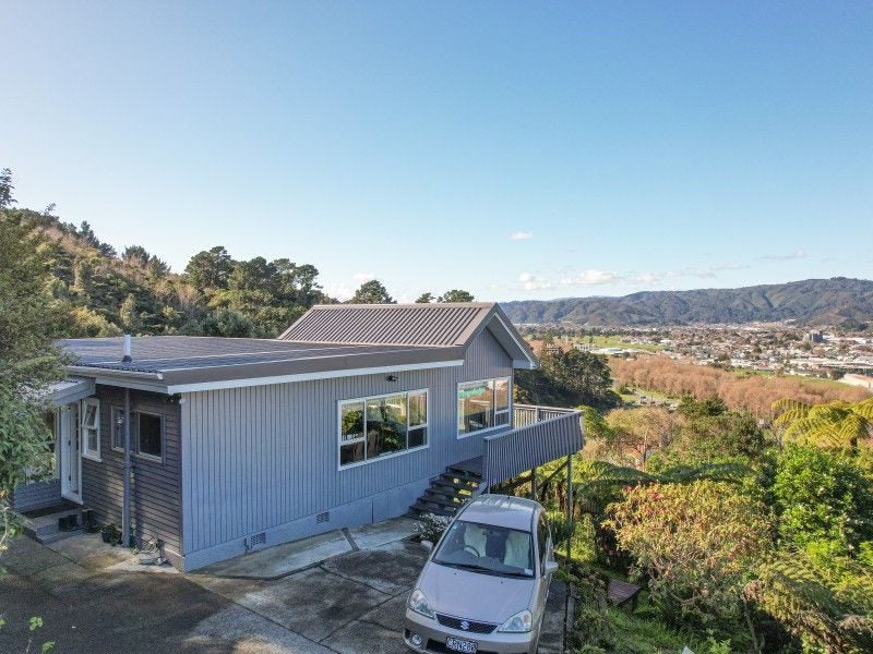 12B City View Grove, Harbour View, Lower Hutt - Carousel 1