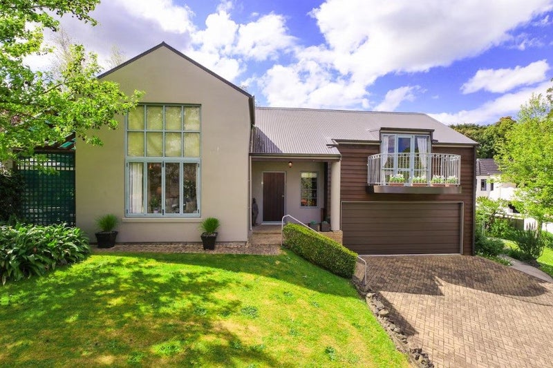 1 Smyth Place, Western Heights, Hamilton - Carousel 1