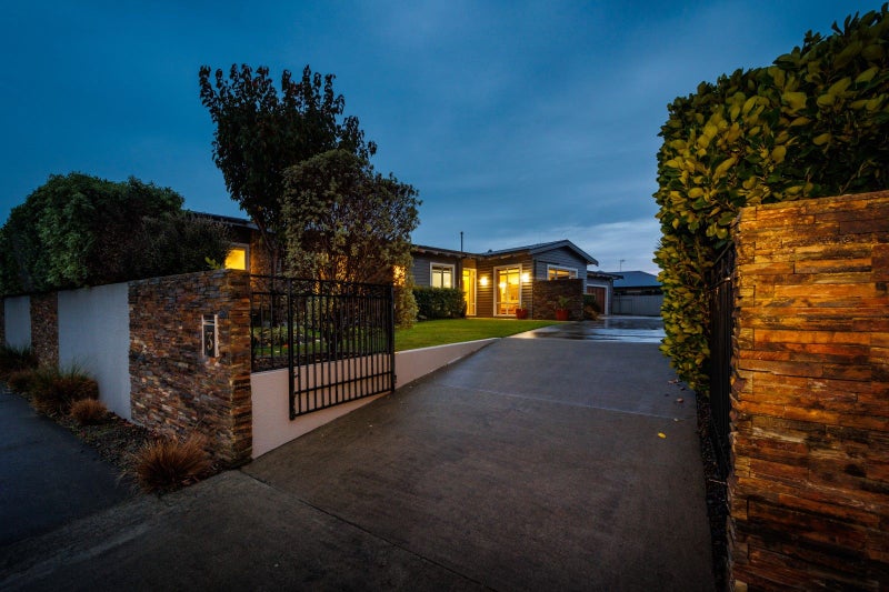 3 Rodeo Drive, Kelvin Grove, Palmerston North - Carousel 1