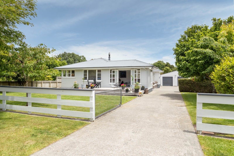 2 MacLaren Street, Maymorn, Upper Hutt - Carousel 1