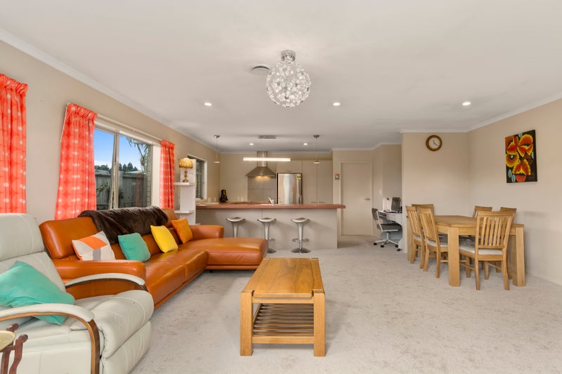 10 Henderson Crescent, Parkvale, Tauranga - Carousel 1