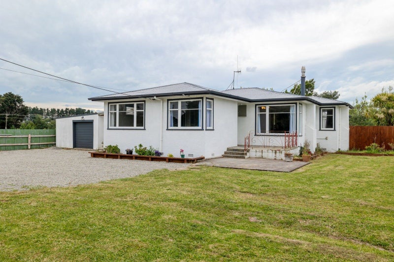 587 Campbell Road, Bunnythorpe, Palmerston North - Carousel 1