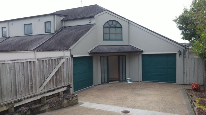 2/15 Quebec Road, Milford, Auckland - Carousel 1