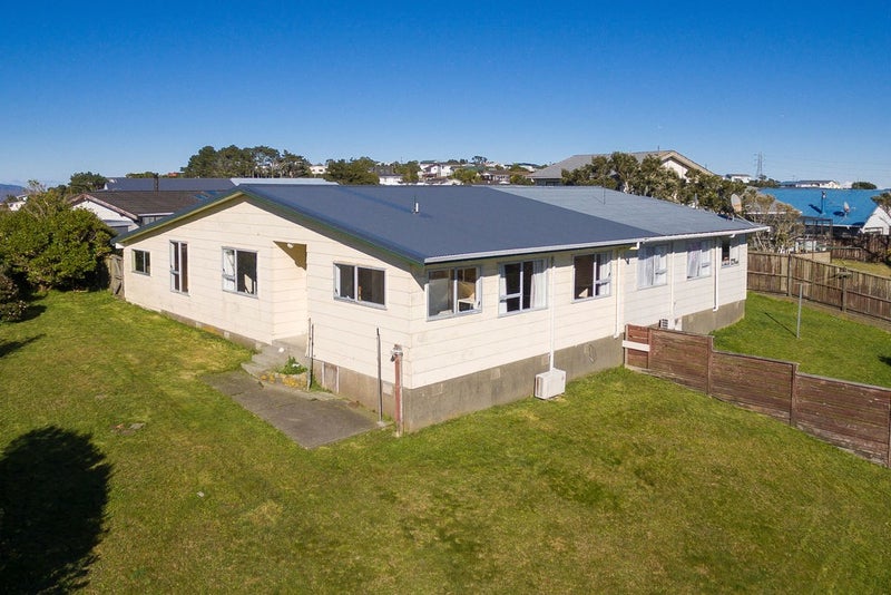 15B Bayswater Place, Newlands, Wellington - Carousel 2