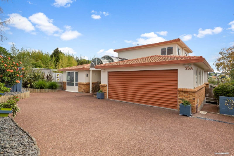 25A Arran Road, Browns Bay, Auckland - Carousel 1