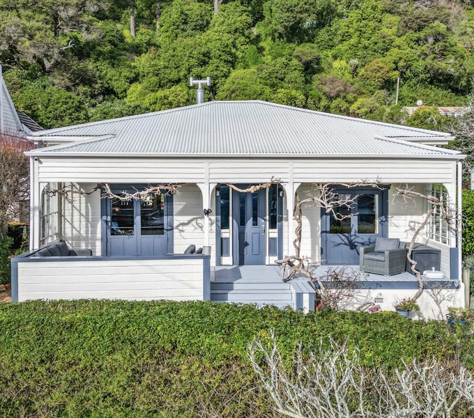 16 Mahoe Street, Eastbourne, Lower Hutt - Carousel 1