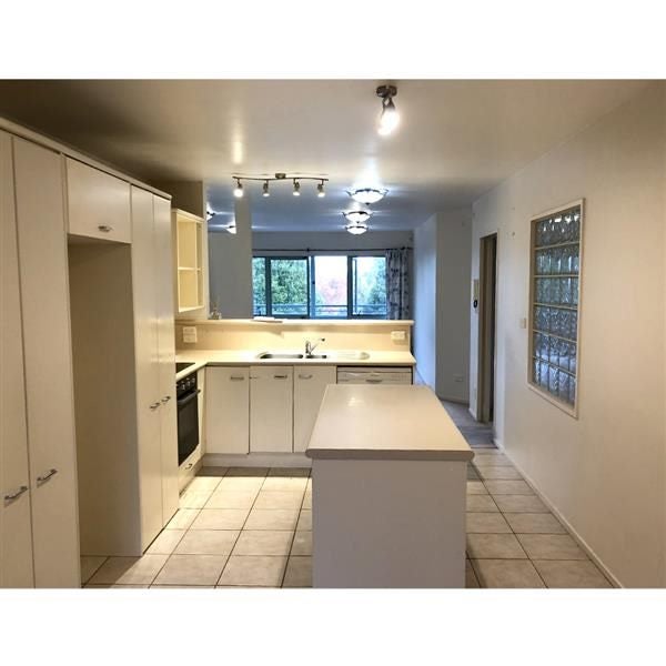 1/221D Sunset Road, Sunnynook, Auckland - Carousel 2