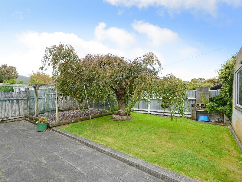 20 Hall Crescent, Epuni, Lower Hutt - Carousel 20