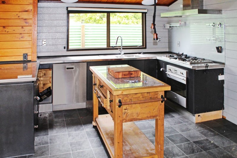 21 Rosedale Crescent, Cloverlea, Palmerston North - Carousel 2