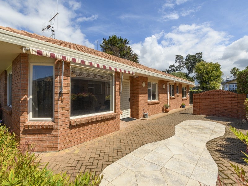 104B Edgecumbe Road, Tauranga South, Tauranga - Carousel 1