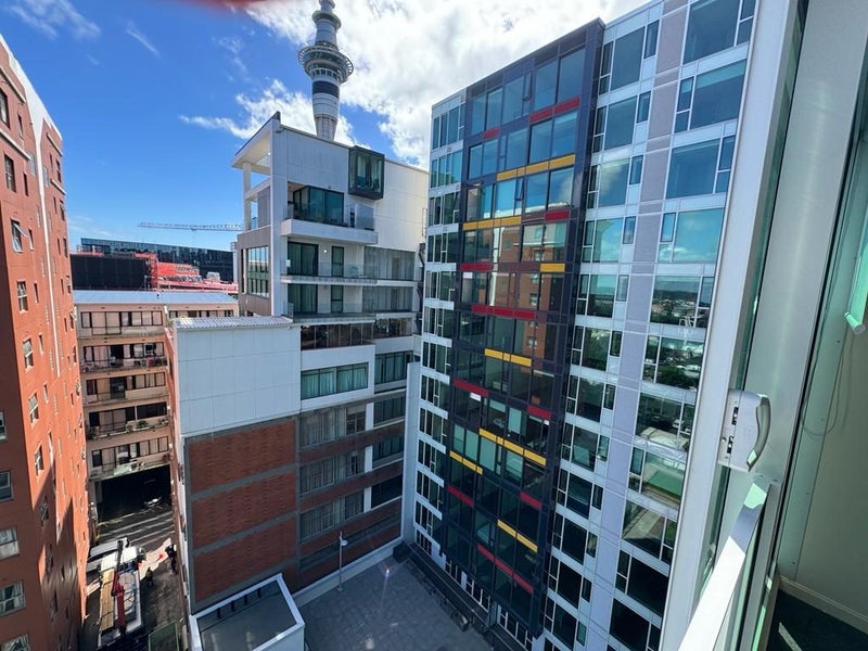 818/135 Hobson Street, Auckland Central, Auckland - Carousel 1