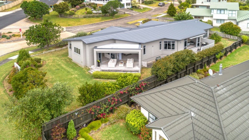 100 Pacific View Drive, Whangamata - Carousel 2