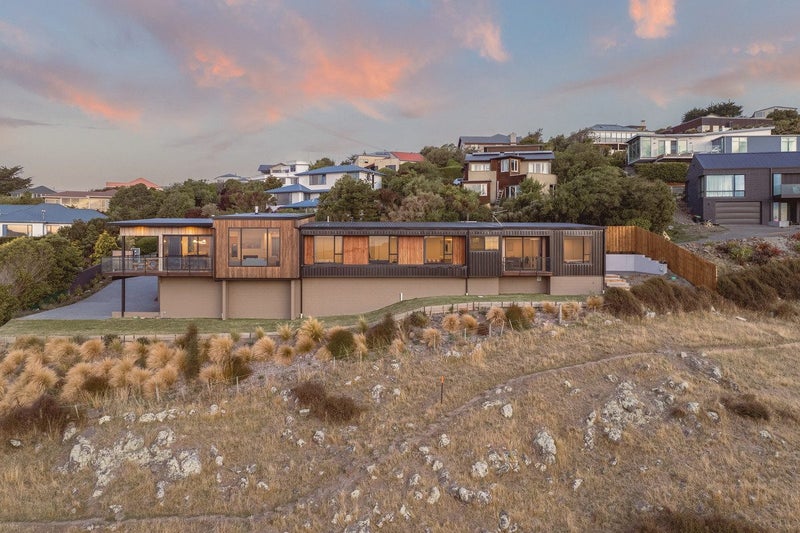 4 Plains View, Mount Pleasant, Christchurch - Carousel 1