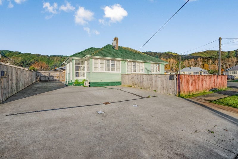 18 Mayo Grove, Naenae, Lower Hutt - Carousel 1