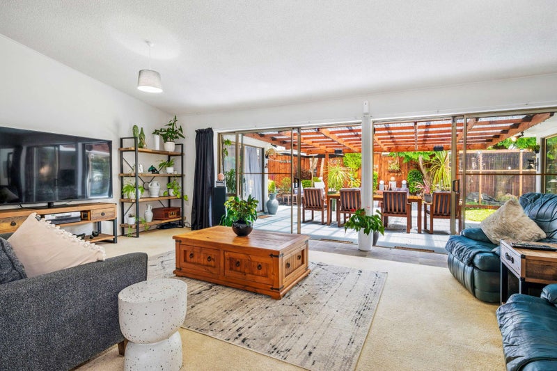 24 Hedge Row, Sunnyhills, Auckland - Carousel 2