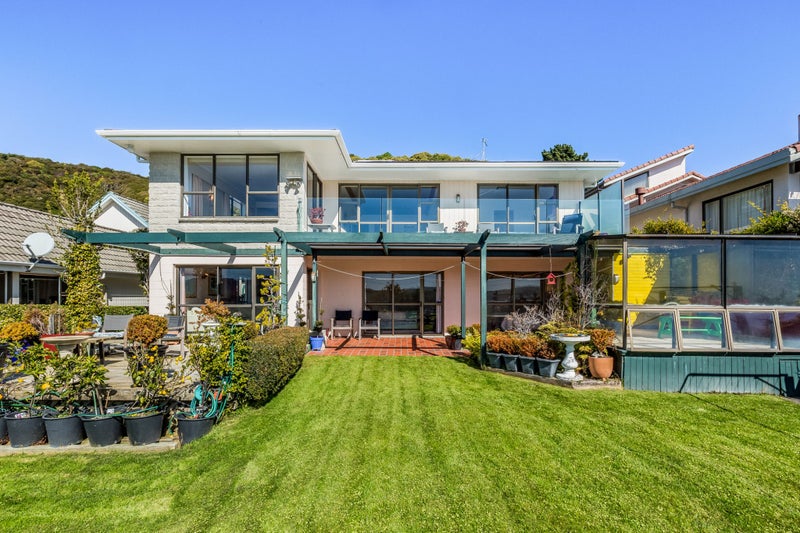 36 Leeward Drive, Whitby, Porirua - Carousel 1