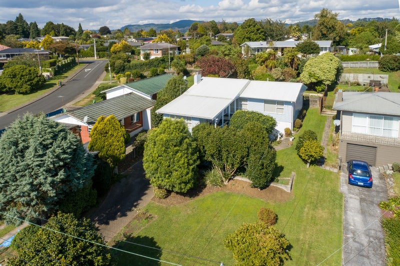 4 Norrie Place, Hillcrest, Rotorua - Carousel 1