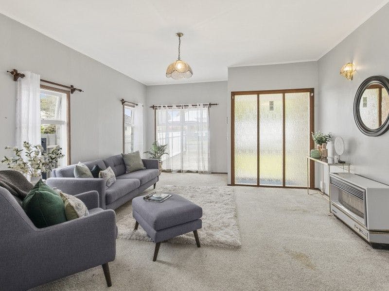 19 Charleston Avenue, Boulcott, Lower Hutt - Carousel 2